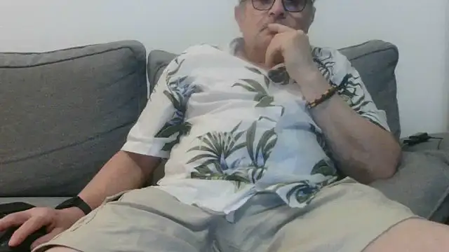 Snapshot of Bretoncool chatting on September 2025 07:59:01 PM Bretoncool online show from September 2025 07:59:01 PM