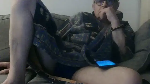 Snapshot of Bretoncool chatting on September 2025 07:28:01 PM Bretoncool online show from September 2025 07:28:01 PM