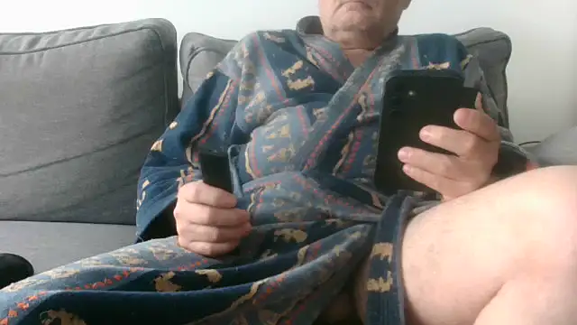 Snapshot of Bretoncool chatting on September 2025 07:36:01 AM Bretoncool online show from September 2025 07:36:01 AM