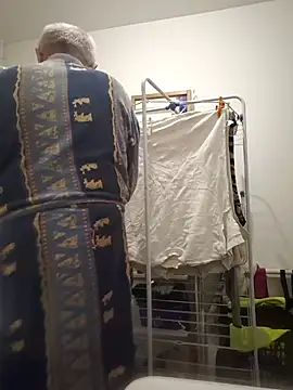 Snapshot of Bretoncool chatting on October 2025 01:45:01 PM Bretoncool online show from October 2025 01:45:01 PM