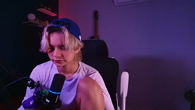 marlena3312 online show from February 2026 01:16:02 PM