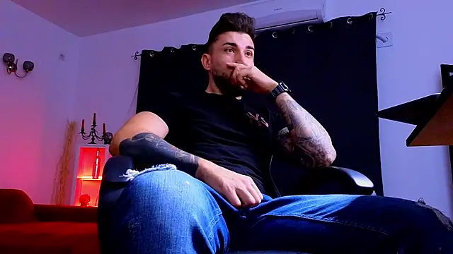 MightyAaron66 online show from October 2025 03:48:01 AM