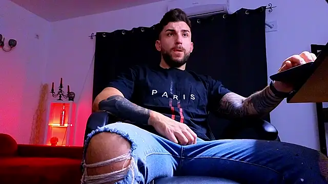 MightyAaron66 online show from October 2025 03:40:02 AM