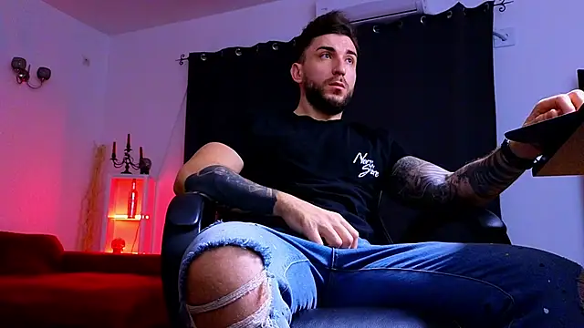 MightyAaron66 online show from November 2025 03:53:02 AM