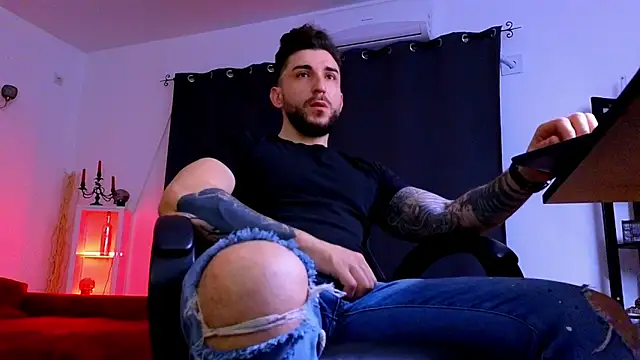 MightyAaron66 online show from April 2026 01:30:02 AM