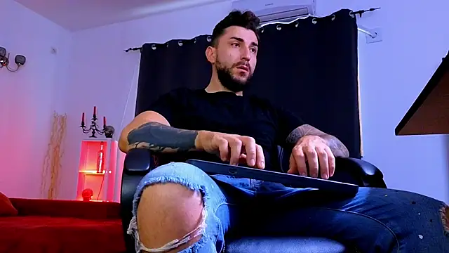 MightyAaron66 online show from June 2026 03:18:02 AM