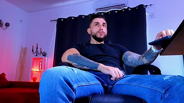 MightyAaron66 online show from August 2026 04:05:02 PM