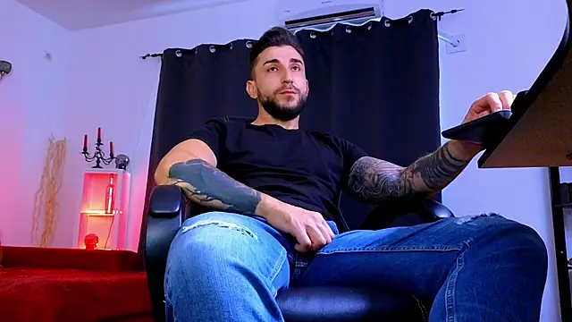 MightyAaron66 online show from August 2026 04:42:02 PM
