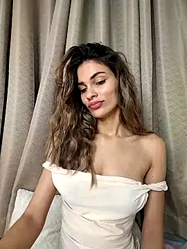 Snapshot of cuteluci_ chatting on September 2025 12:43:02 PM cuteluci online show from September 2025 12:43:02 PM