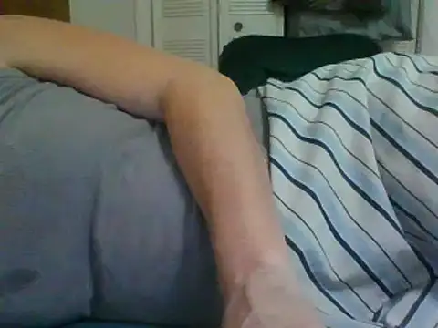 Snapshot of Emilylyn2501 chatting on December 2024 10:43:02 PM Emilylyn2501 online show from December 2024 10:43:02 PM