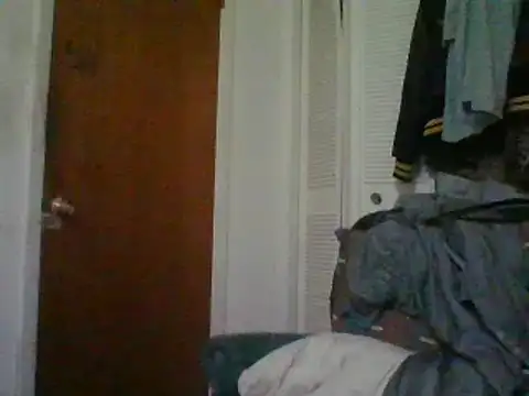 Snapshot of Emilylyn2501 chatting on January 2025 01:42:02 AM Emilylyn2501 online show from January 2025 01:42:02 AM