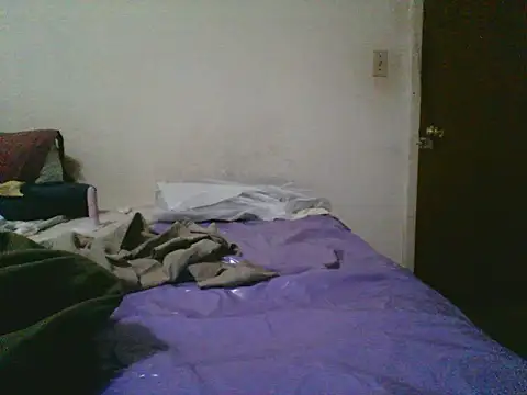 Snapshot of Emilylyn2501 chatting on November 2025 02:23:01 AM Emilylyn2501 online show from November 2025 02:23:01 AM