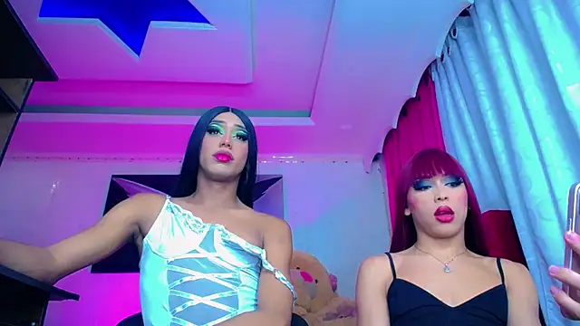 Snapshot of NahomiCamper chatting on January 2025 04:23:02 AM NahomiCamper online show from January 2025 04:23:02 AM