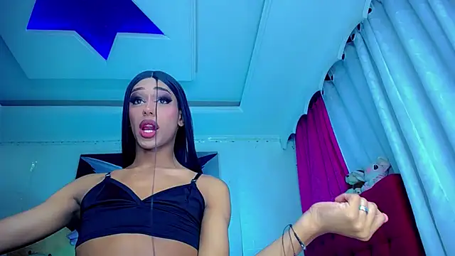 Snapshot of NahomiCamper chatting on February 2025 05:18:02 AM NahomiCamper online show from February 2025 05:18:02 AM