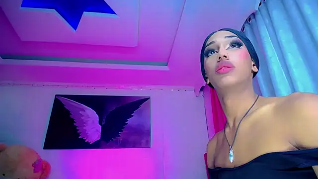 Snapshot of NahomiCamper chatting on March 2025 08:15:01 AM NahomiCamper online show from March 2025 08:15:01 AM