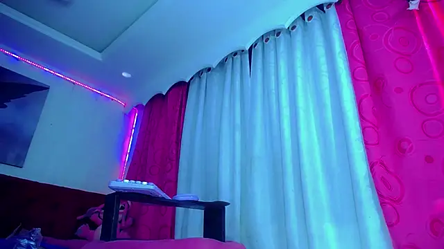 Snapshot of NahomiCamper chatting on September 2025 02:31:01 PM NahomiCamper online show from September 2025 02:31:01 PM