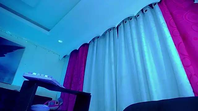 Snapshot of NahomiCamper chatting on September 2025 02:48:02 AM NahomiCamper online show from September 2025 02:48:02 AM