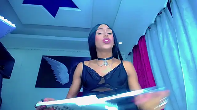 Snapshot of NahomiCamper chatting on October 2025 10:21:01 PM NahomiCamper online show from October 2025 10:21:01 PM