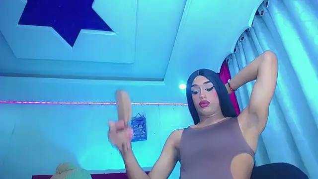 NahomiCamper online show from April 2026 12:06:01 AM