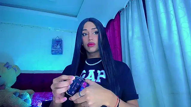 NahomiCamper online show from April 2026 11:31:01 PM
