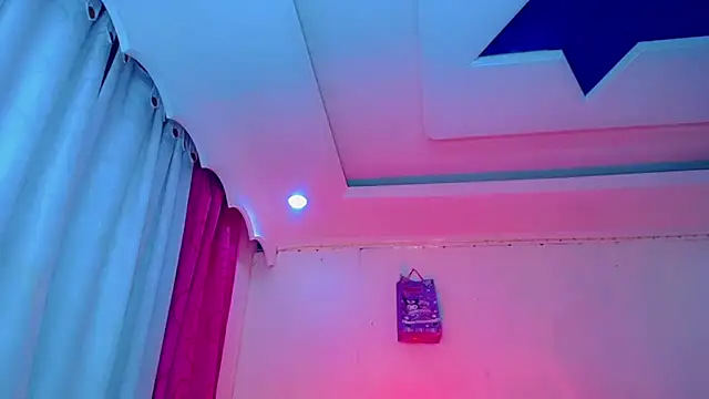 NahomiCamper online show from May 2026 10:59:01 PM