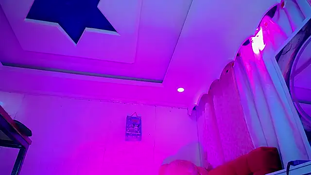 NahomiCamper online show from July 2026 12:35:01 PM
