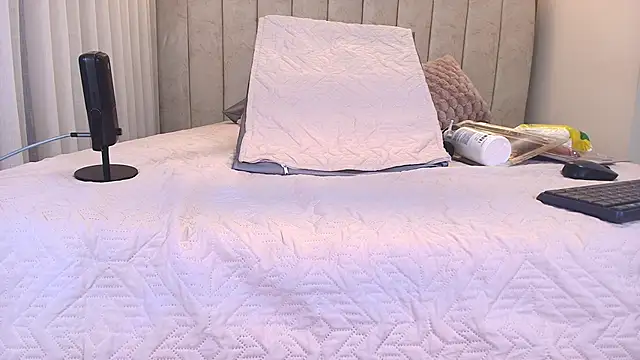 kata hazel online show from January 2026 07:15:01 PM