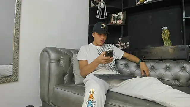 Snapshot of HeellBoy_ chatting on October 2025 07:57:02 PM HeellBoy online show from October 2025 07:57:02 PM