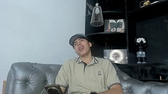 Snapshot of HeellBoy_ chatting on November 2025 02:28:02 AM HeellBoy online show from November 2025 02:28:02 AM