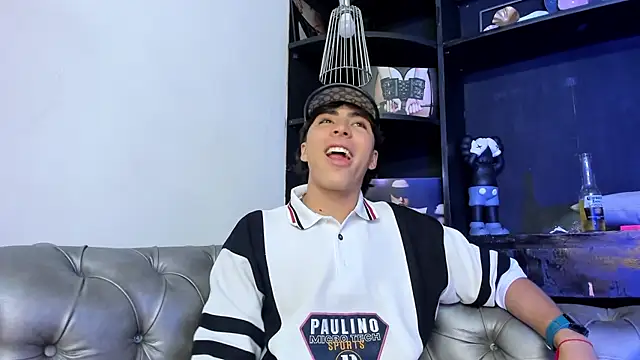 Snapshot of HeellBoy_ chatting on November 2025 08:08:01 PM HeellBoy online show from November 2025 08:08:01 PM