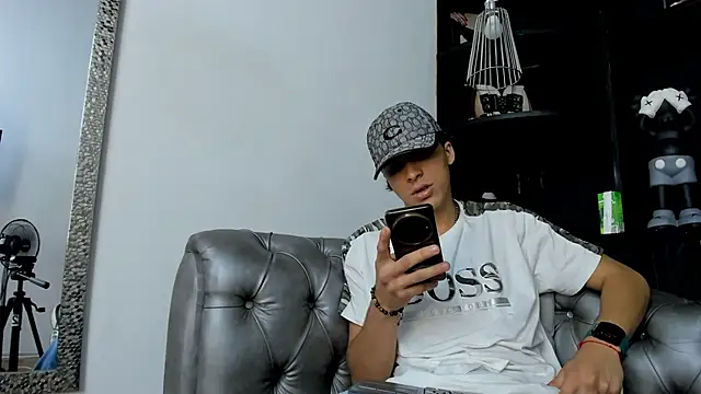 Snapshot of HeellBoy_ chatting on November 2025 03:20:01 AM HeellBoy online show from November 2025 03:20:01 AM