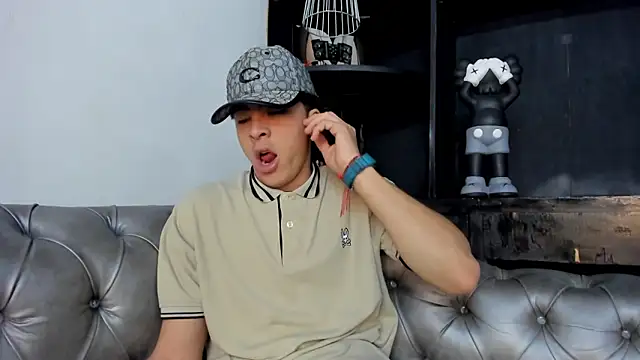 Snapshot of HeellBoy_ chatting on November 2025 03:42:02 AM HeellBoy online show from November 2025 03:42:02 AM