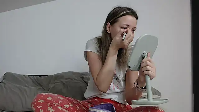 SweetMaddy888 online show from December 2024 04:04:01 AM