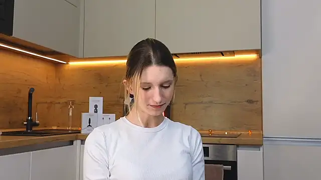 Fellissa online show from December 2024 04:05:02 PM
