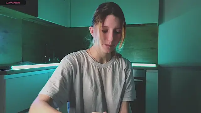 Fellissa online show from December 2024 03:53:01 PM