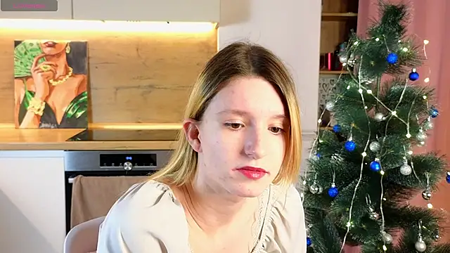 Fellissa online show from December 2024 04:04:01 PM