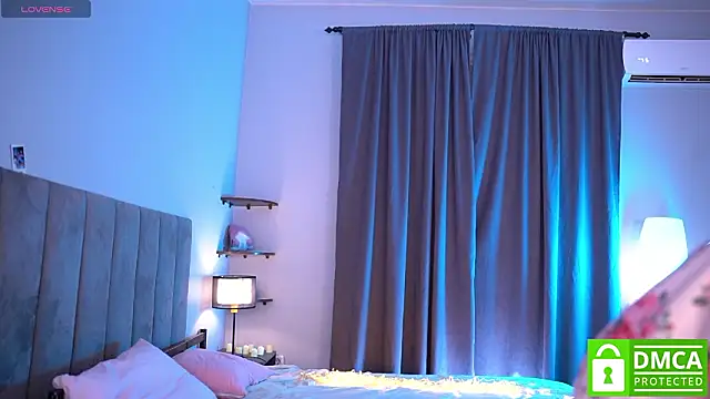 Snapshot of Tella_dream chatting on March 2026 11:03:01 AM Tella dream online show from March 2026 11:03:01 AM