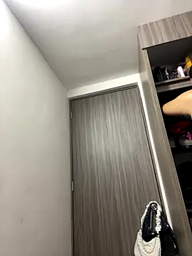 karla nill online show from October 2025 06:19:02 PM