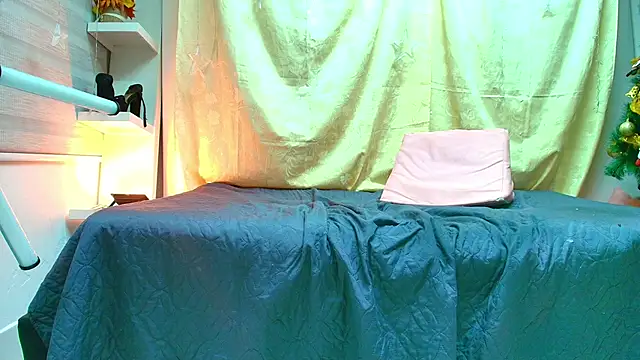  sara london online show from December 2024 06:26:02 PM