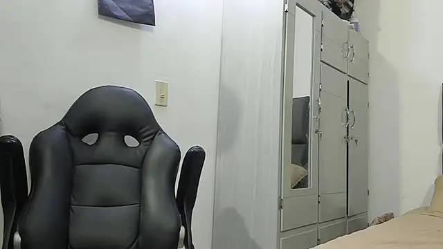 Lyon vach online show from February 2025 06:13:02 PM