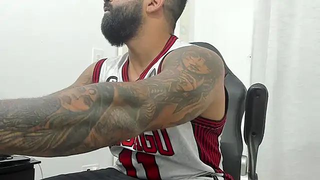 Lyon vach online show from March 2025 07:48:01 PM