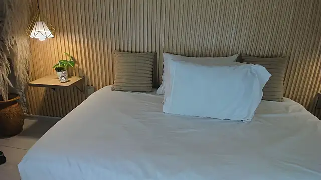 ArticaBelle online show from March 2026 04:18:01 AM