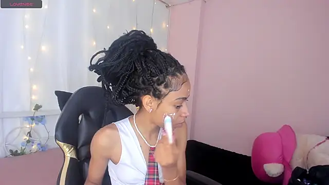 Abigail Wilson  online show from December 2024 08:21:02 PM