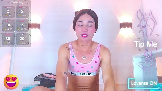 Snapshot of Molly_Spears chatting on February 2025 02:43:02 PM Molly Spears online show from February 2025 02:43:02 PM