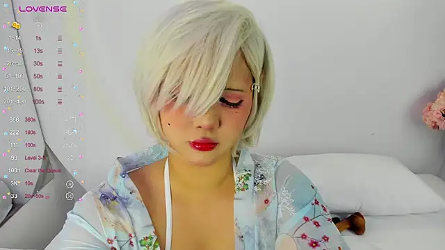 Snapshot of NanaOsaky chatting on February 2025 12:33:01 PM NanaOsaky online show from February 2025 12:33:01 PM