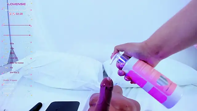 Snapshot of NanaOsaky chatting on February 2025 06:35:02 PM NanaOsaky online show from February 2025 06:35:02 PM