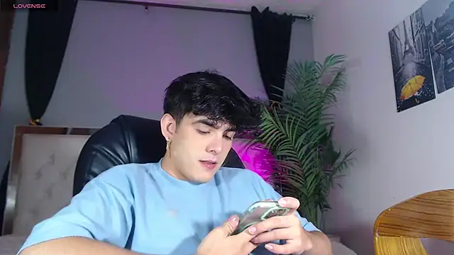 Snapshot of nolan_twink1 chatting on September 2025 05:51:02 PM nolan twink1 online show from September 2025 05:51:02 PM