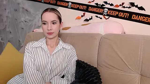 AmbrielHailey online show from November 2025 07:27:02 PM