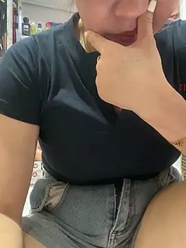 Cesywet online show from September 2025 05:42:01 AM