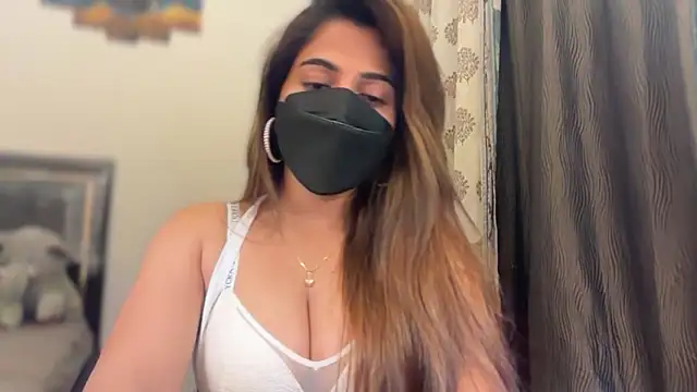 Hotty-Sana online show from April 2026 05:44:02 PM